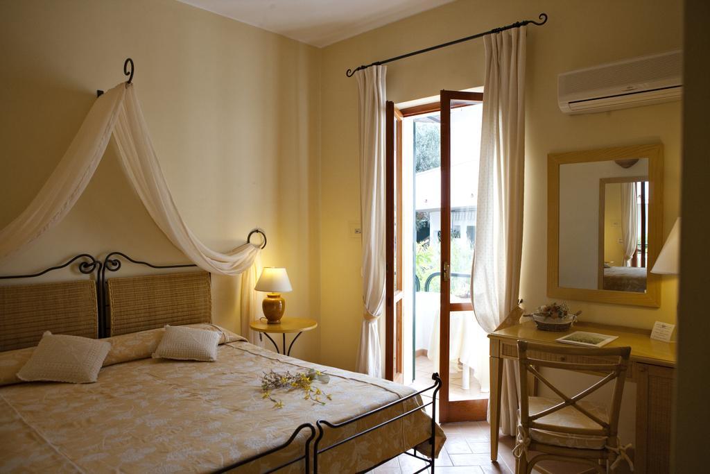 Hotel Gallo Nero SantʼAndrea Exteriör bild